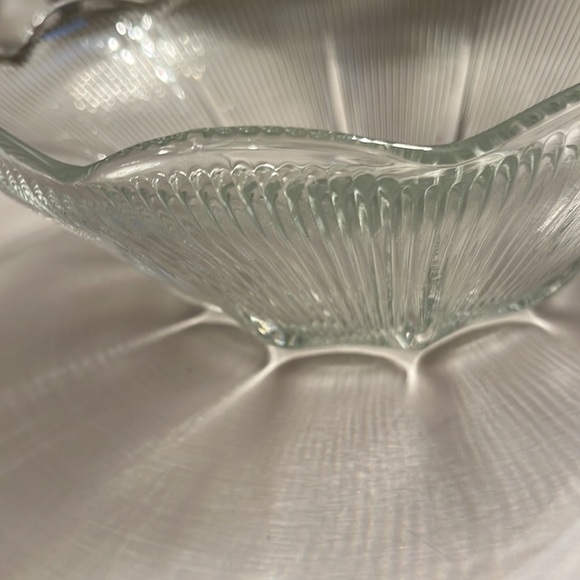 Vintage Glass Serving Bowl Centerpiece - Picture 4 of 10